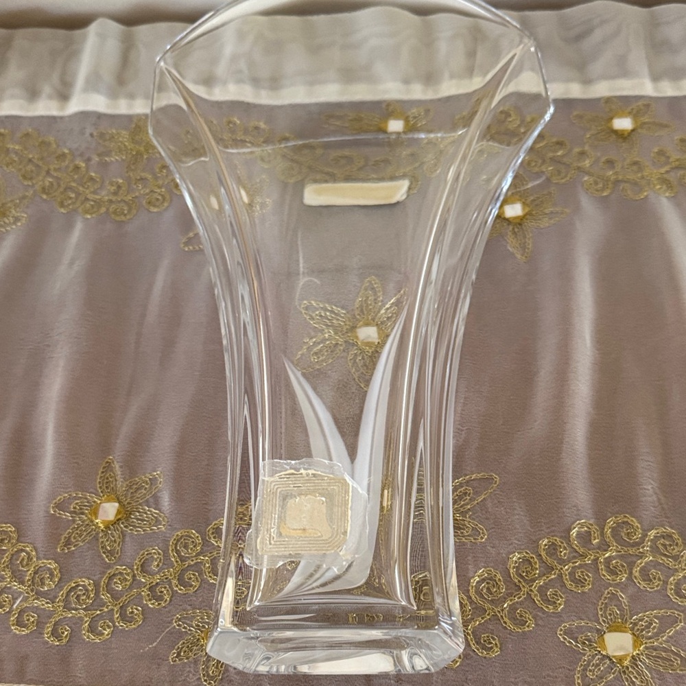 Nachtmann Crystal Vase with Frosted Design - Picture 5 of 5